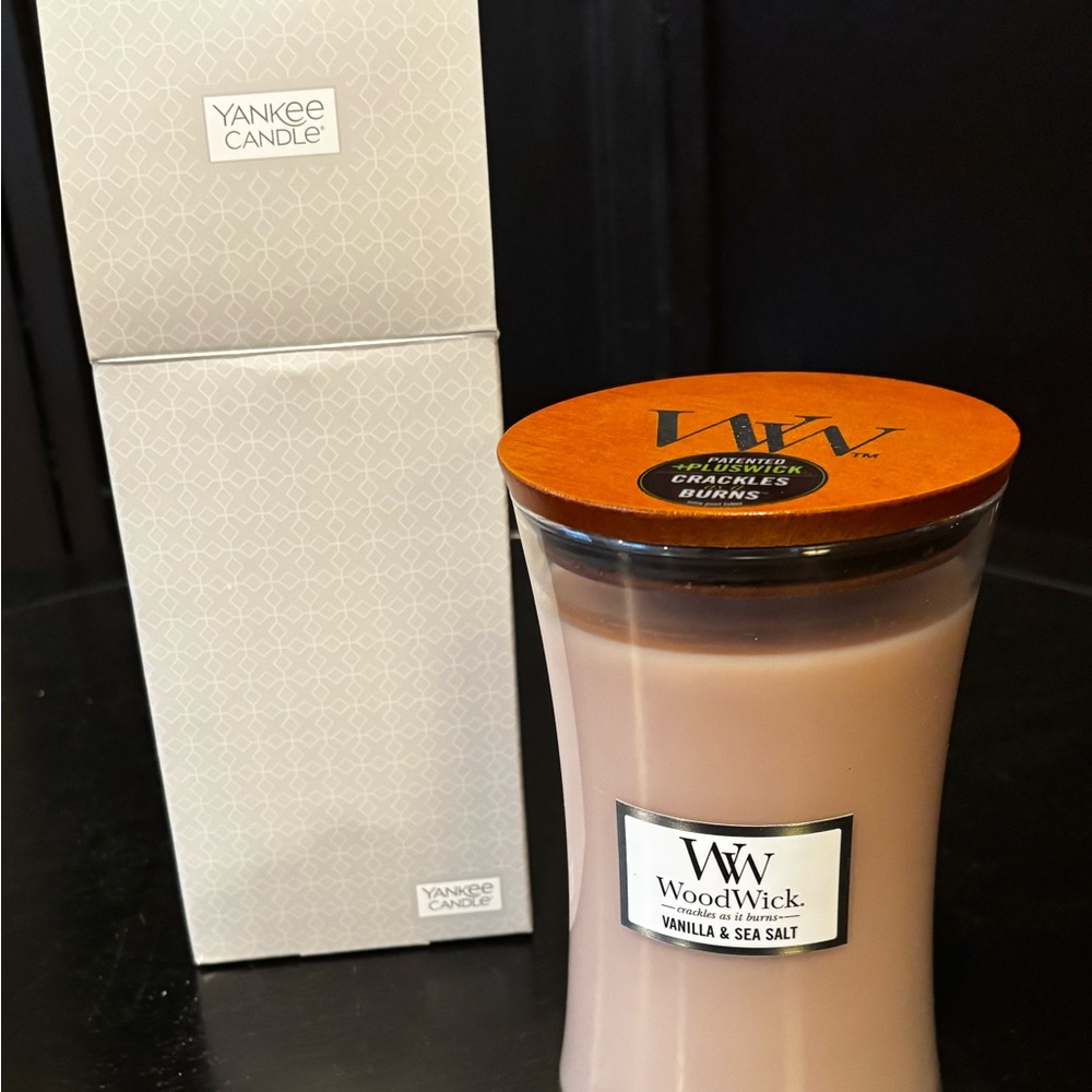 🕯️ WoodWick Vanilla & Sea Salt Candle w/ Wooden Wick + Box - Picture 4 of 4